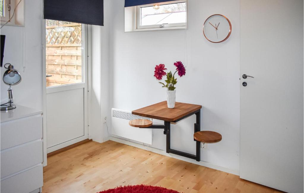 Beautiful Home In Motala With 1 Bedrooms And Wifi photo 1