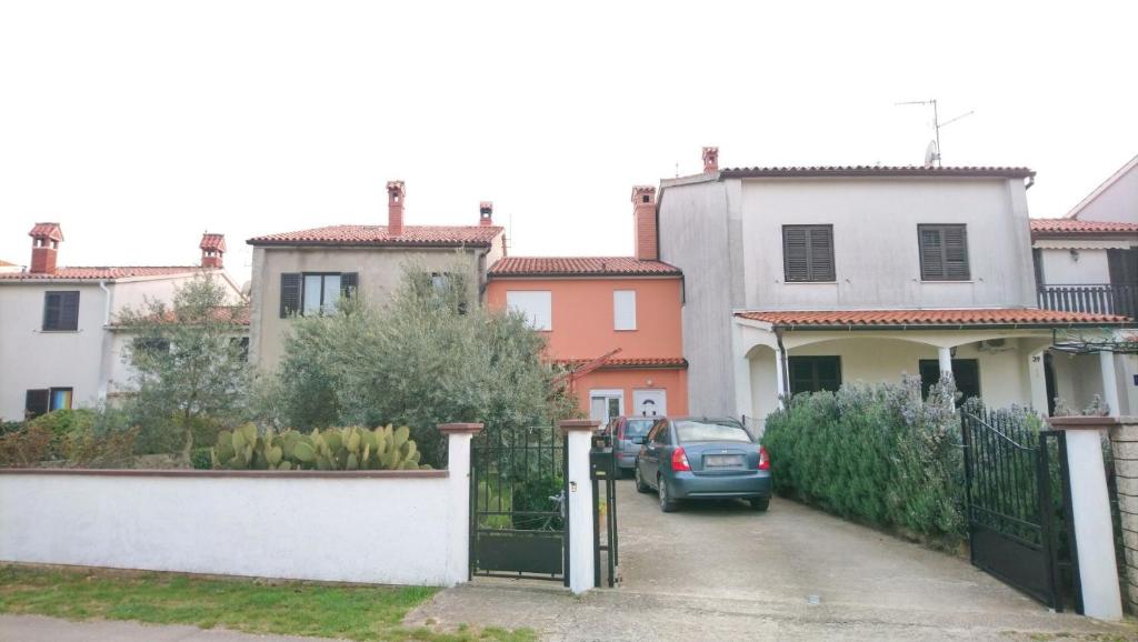 Apartments with a parking space Valbandon, Fazana - 7305 photo 1