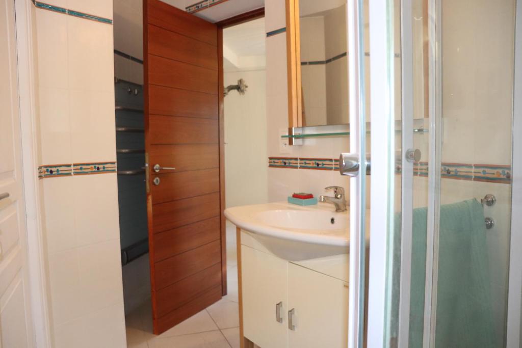 Appartement 50 m2 avec parking gratuit sur place photo 3