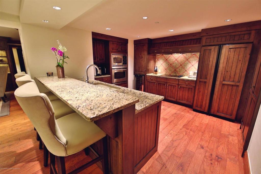 Luxury 2 Bedroom Residence At The St Regis Residence Club In Downtown Aspen photo 4