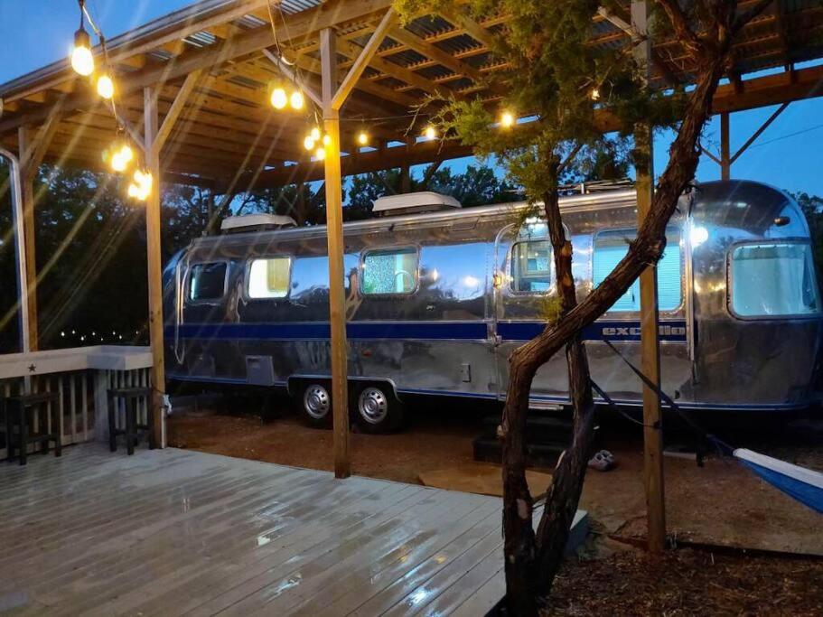 The Steel Magnolia Airstream - Cabins At Rim Rock photo 2
