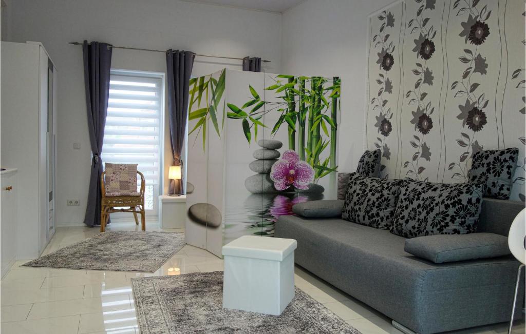 Beautiful Apartment In Schwalmstadt With Wifi And 1 Bedrooms photo 4