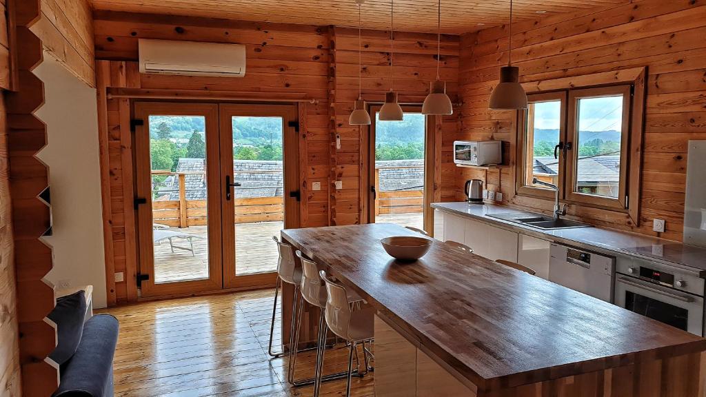 Le Chalet jacuzzi et Détente 4 Étoiles photo 4