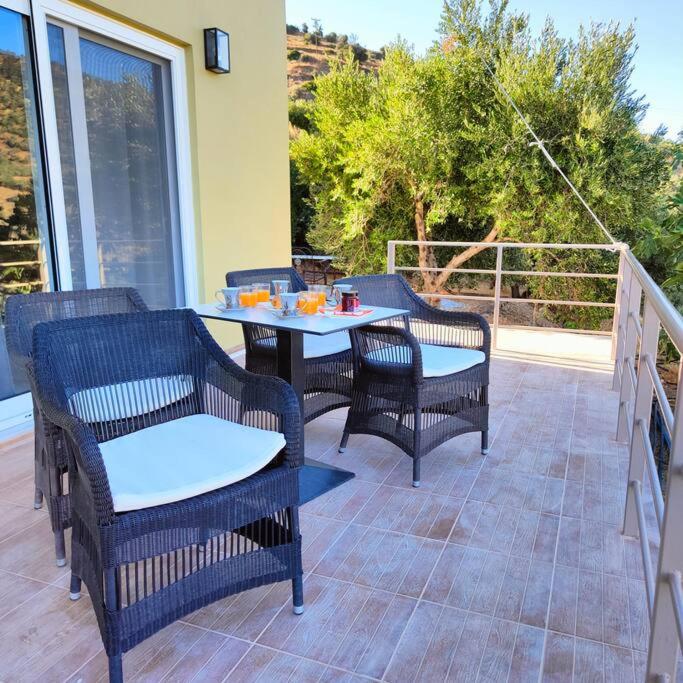THROUBI VILLA photo 3