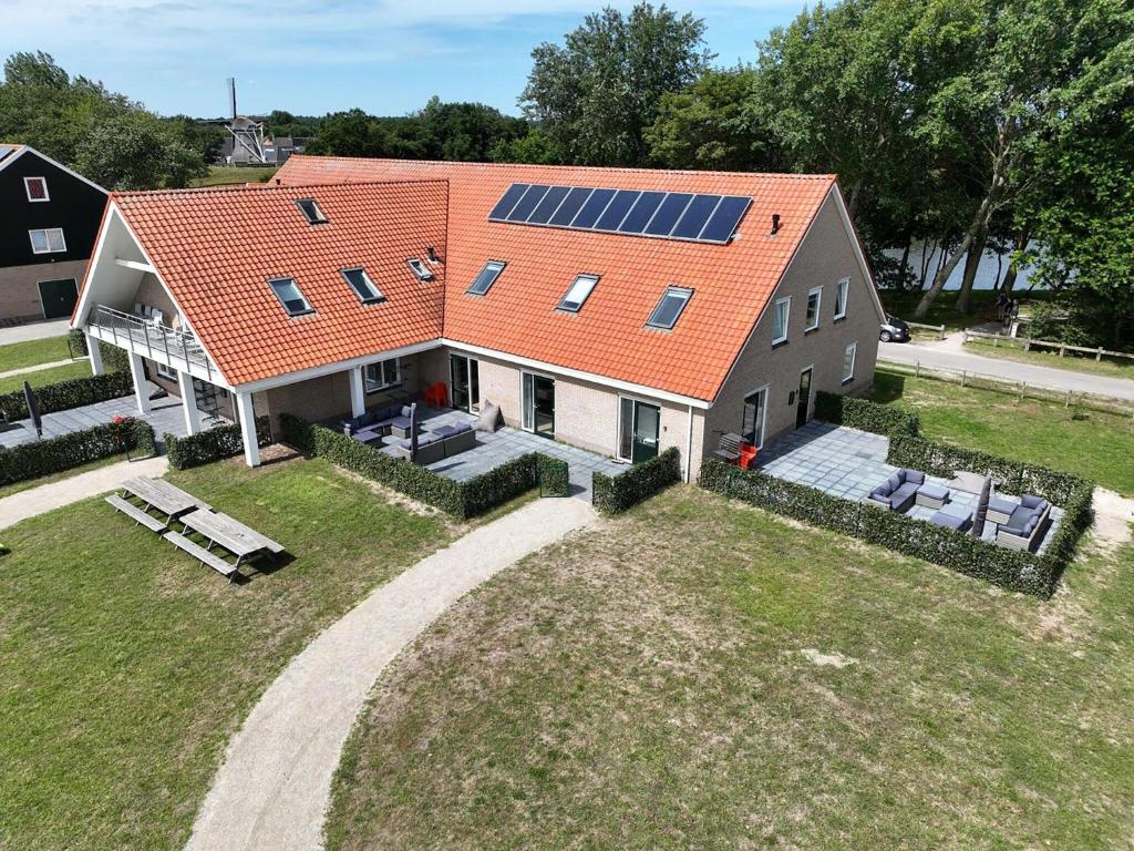 Luxurious 20 person apartment on Ameland photo 2