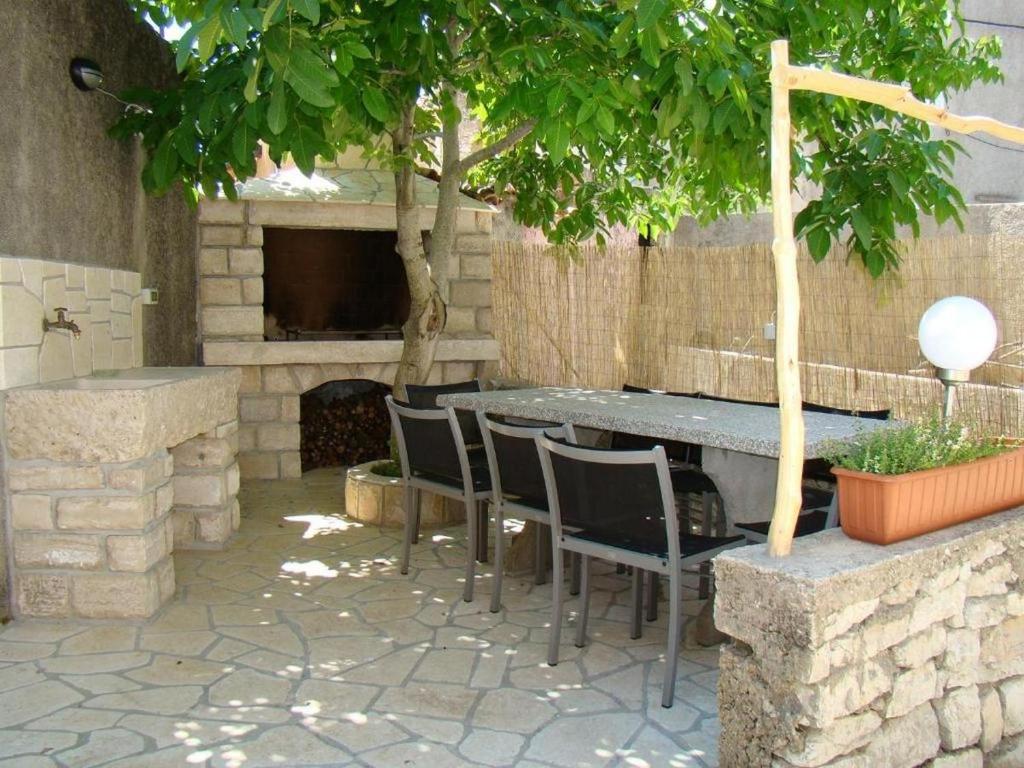 Holiday house with a parking space Orlec, Cres - 19938 photo 2