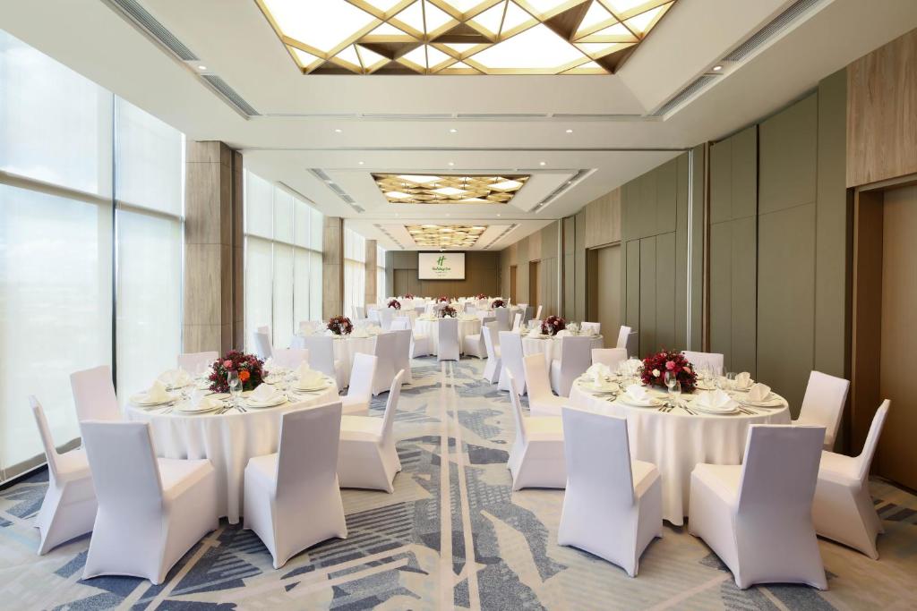 Holiday Inn Cebu City, an IHG Hotel photo 4