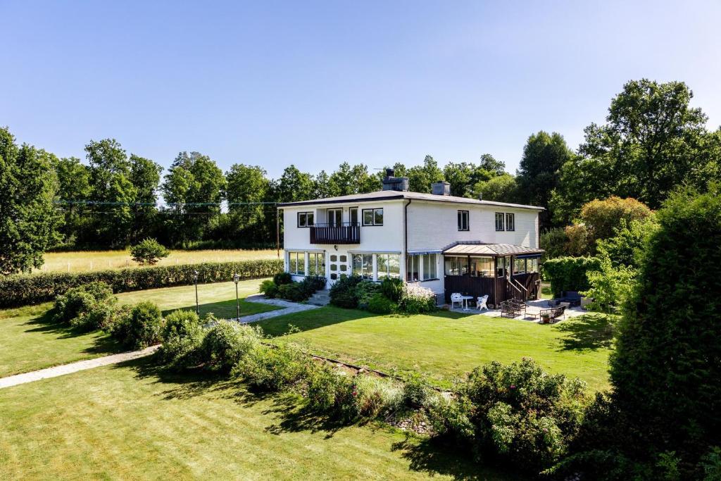 Large and modern house with its own sandy beach photo 1