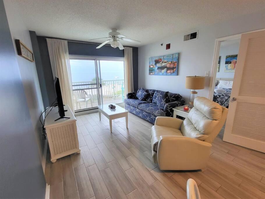 Tradewinds 204 - Cozy Beachfront Getaway image