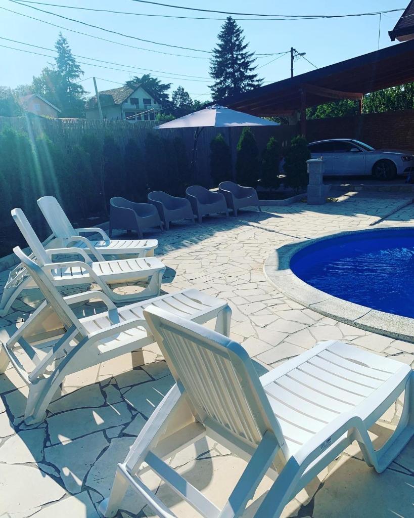 Mika’s Poolhouse photo 4