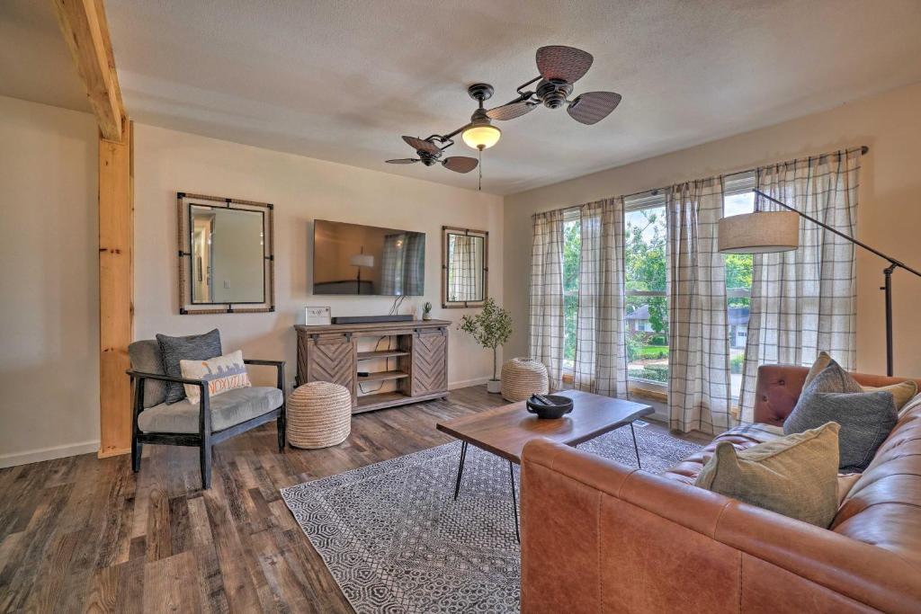 Updated Knoxville Home with Media Room and Patio! photo 2