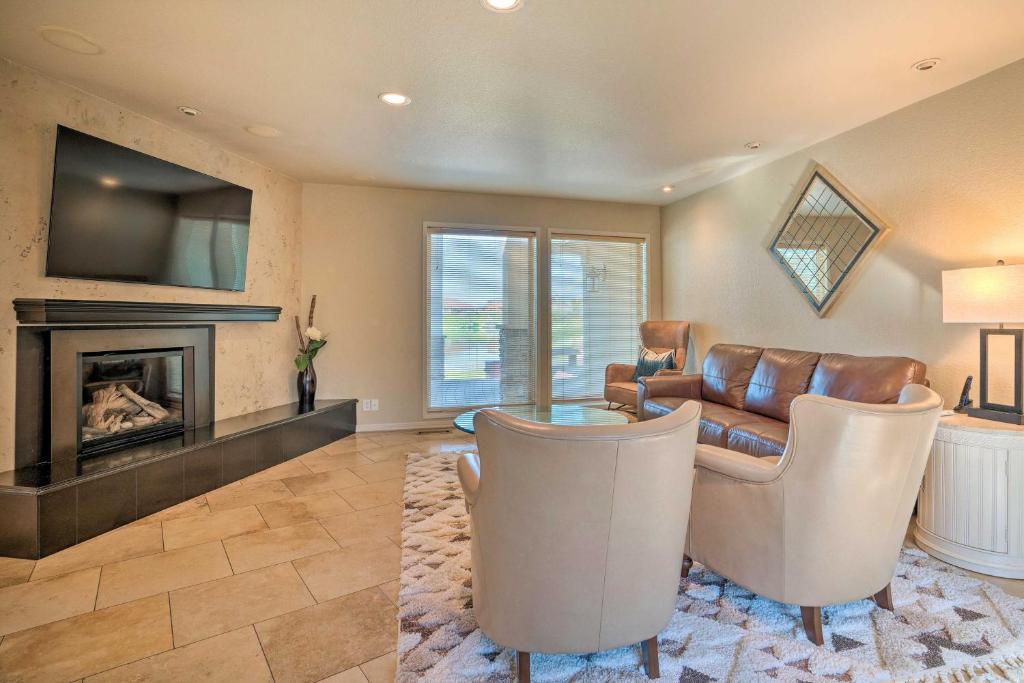 Moses Lake Retreat with Salt Water Hot Tub! photo 2