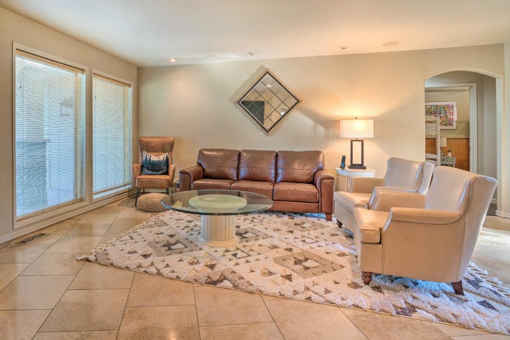 Moses Lake Retreat with Salt Water Hot Tub! photo 3