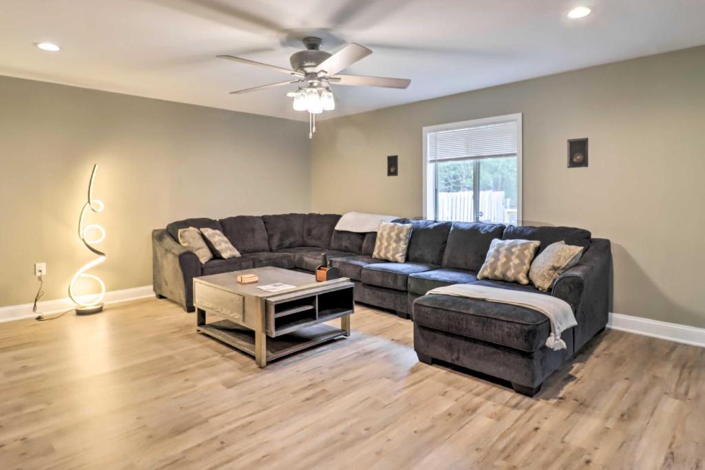 Chic Long Pond Family Home with Fire Pits and Deck! photo 3