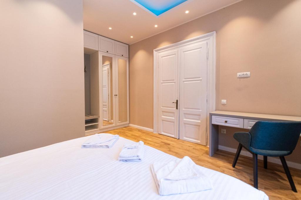 Black Gate - Quiet Studio in the Heart of Old Town with Free Private Secured Parking photo 3