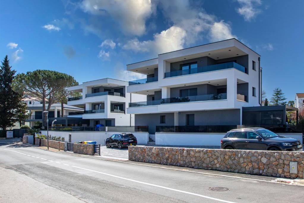 Apartments Elle Luxury Vantačići