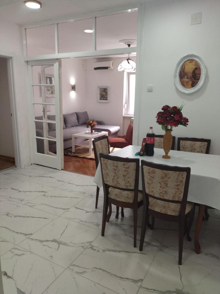 Palace Luxury Apartments The Heart of Belgrade photo 4