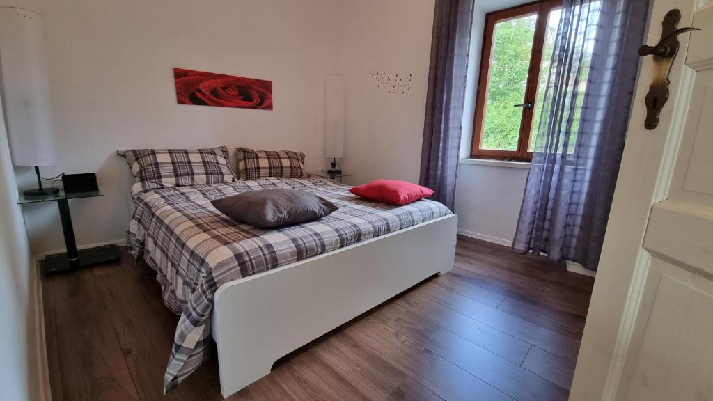 Comfortable 2-bedroom apartment in village centre photo 2