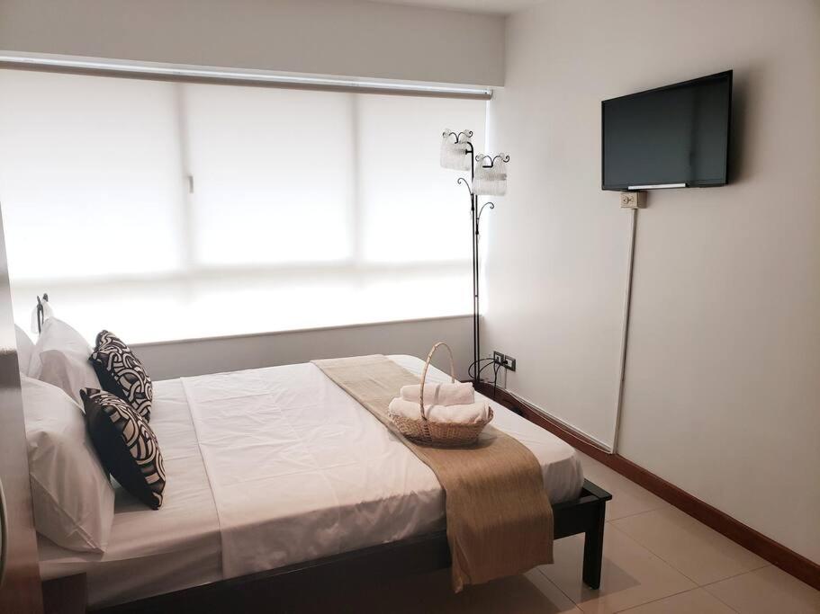 Ecusuites TorreSol I Parking Trade Center - Gye Airport photo 2