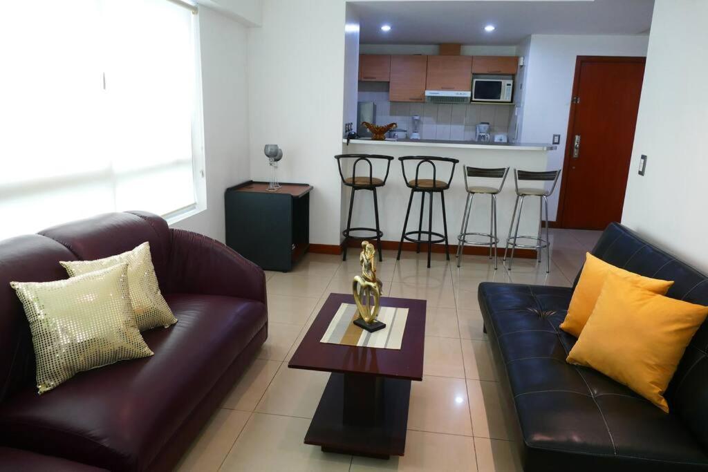 Ecusuites TorreSol I Parking Trade Center - Gye Airport photo 3