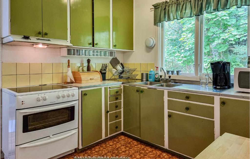 Beautiful Home In Brastad With 2 Bedrooms photo 4