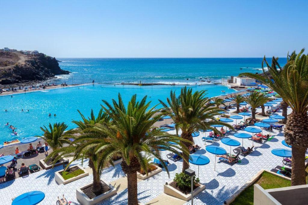 BIg property by the beach and natural pool photo 2