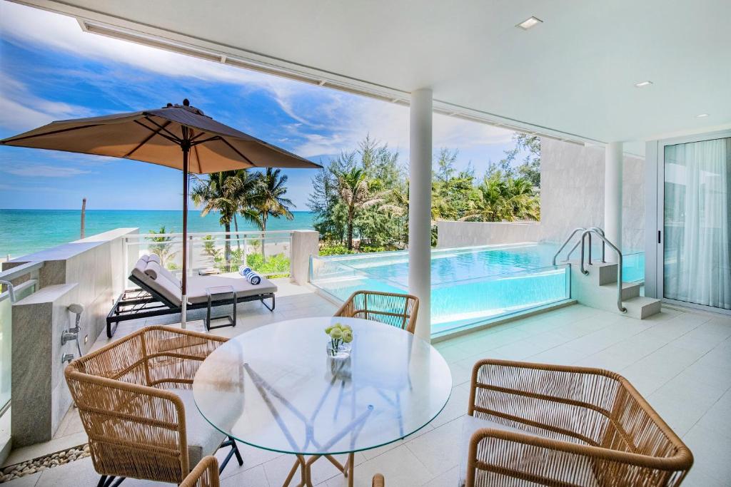 Beachfront Residences - Stunning Sea and Lake View photo 3