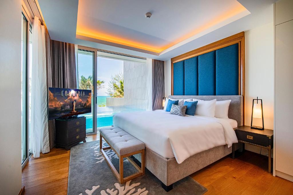 Beachfront Residences - Stunning Sea and Lake View photo 4