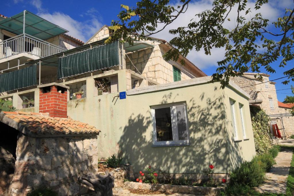 Apartments by the sea Brgujac, Vis - 8899 photo 2