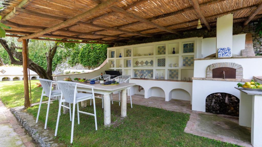 VILLA CASAROSSA NUMERO UNO 6, Emma Villas photo 1