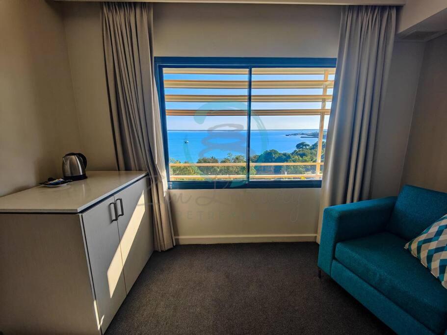 ZEN88 ESPLANADE: Hotel Suite w/ Ocean/Sunset Views photo 2