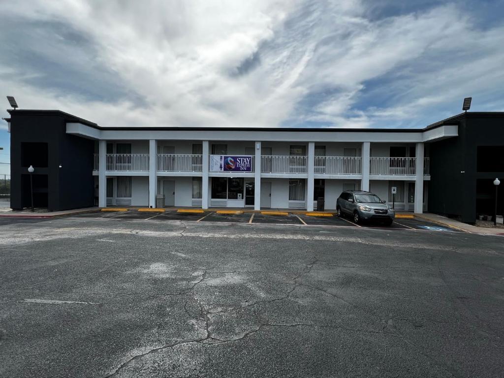 Studio 6 Fort Worth, TX – Downtown East image