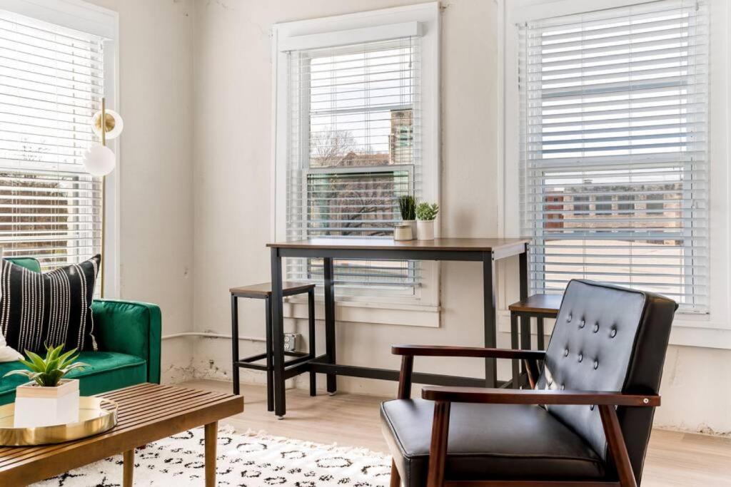 Chic Downtown Waco Apartment photo 1