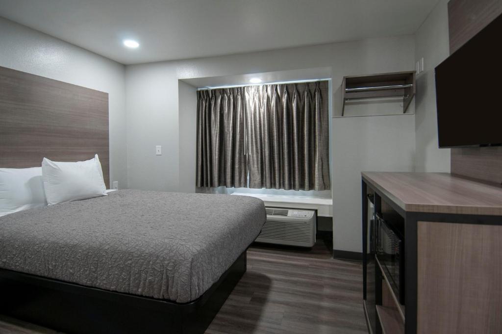 Americas Best Value Inn and Suites Lake Charles photo 1