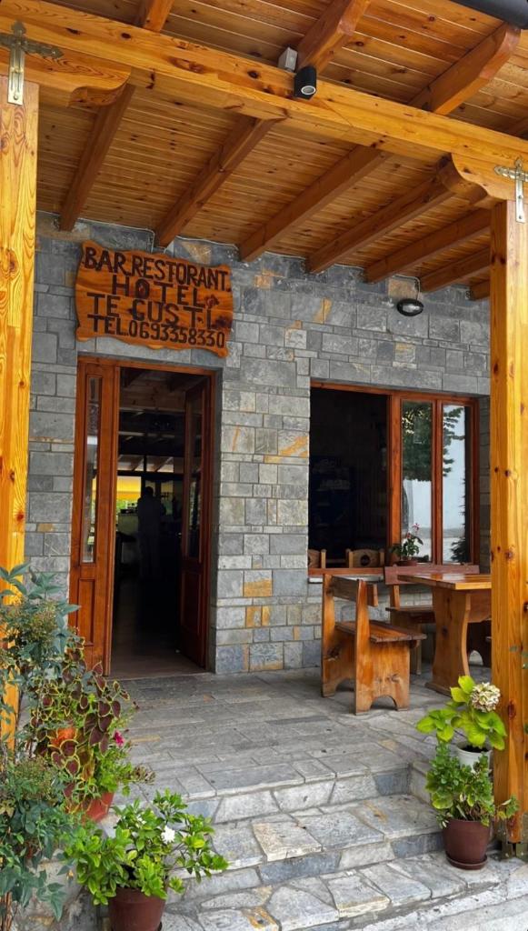 Bar Restaurant Hotel ''Te Gusti'' photo 1