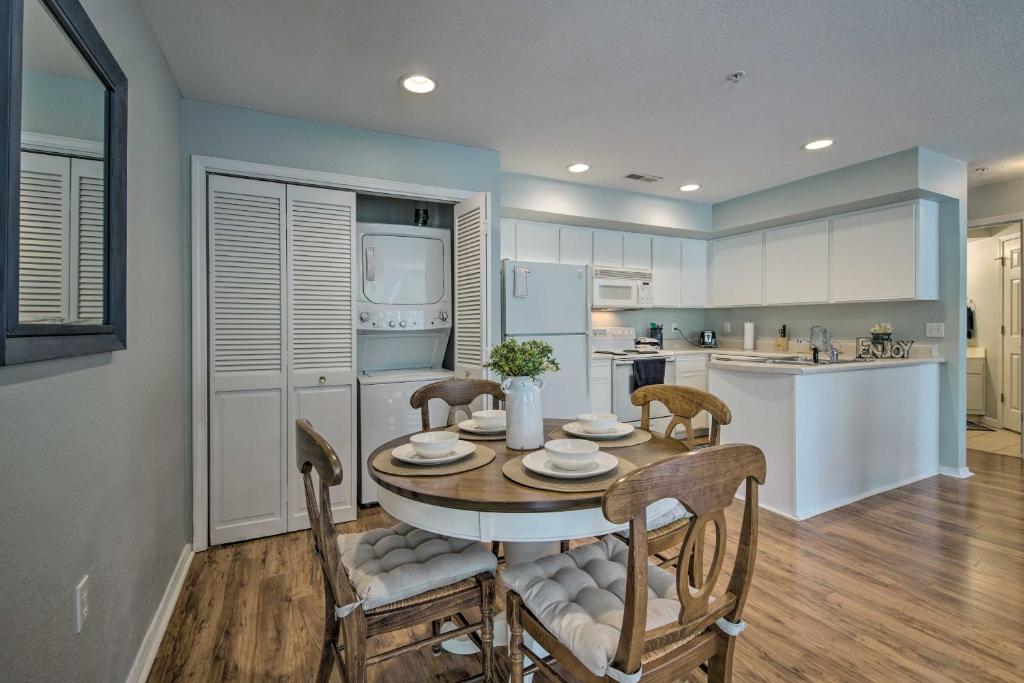 Bright Ozarks Condo with Balcony and Lake Views! photo 1