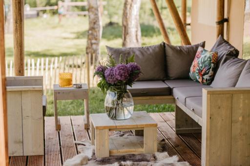 Luxe Glamping lodge met hottub photo 1