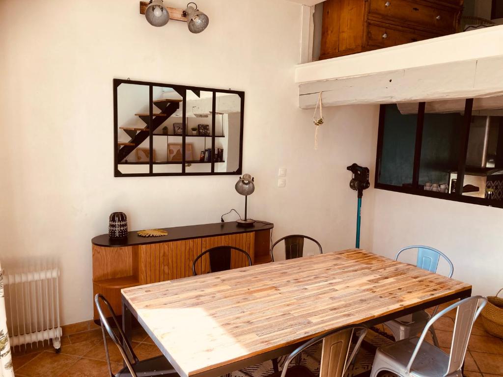 Maison en pierre de70 m2 au cœur d’un hameau photo 1