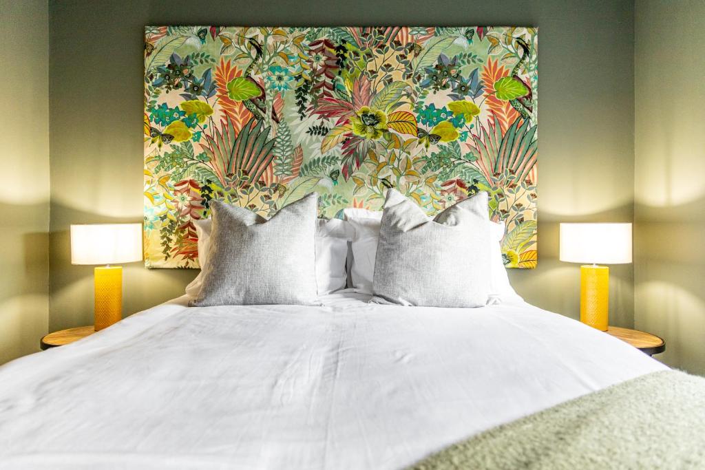 Mrs Hortons Guest Rooms - Tap to explore photos