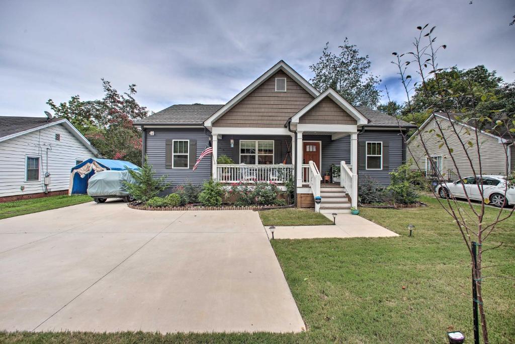 Luxe Greenville Retreat, 2 Mi to Downtown! photo 2