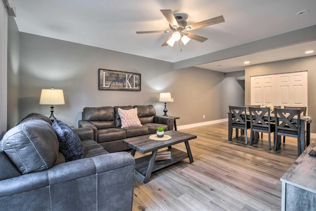 Pet-Friendly Abode, Walk to Table Rock Lake! photo 4