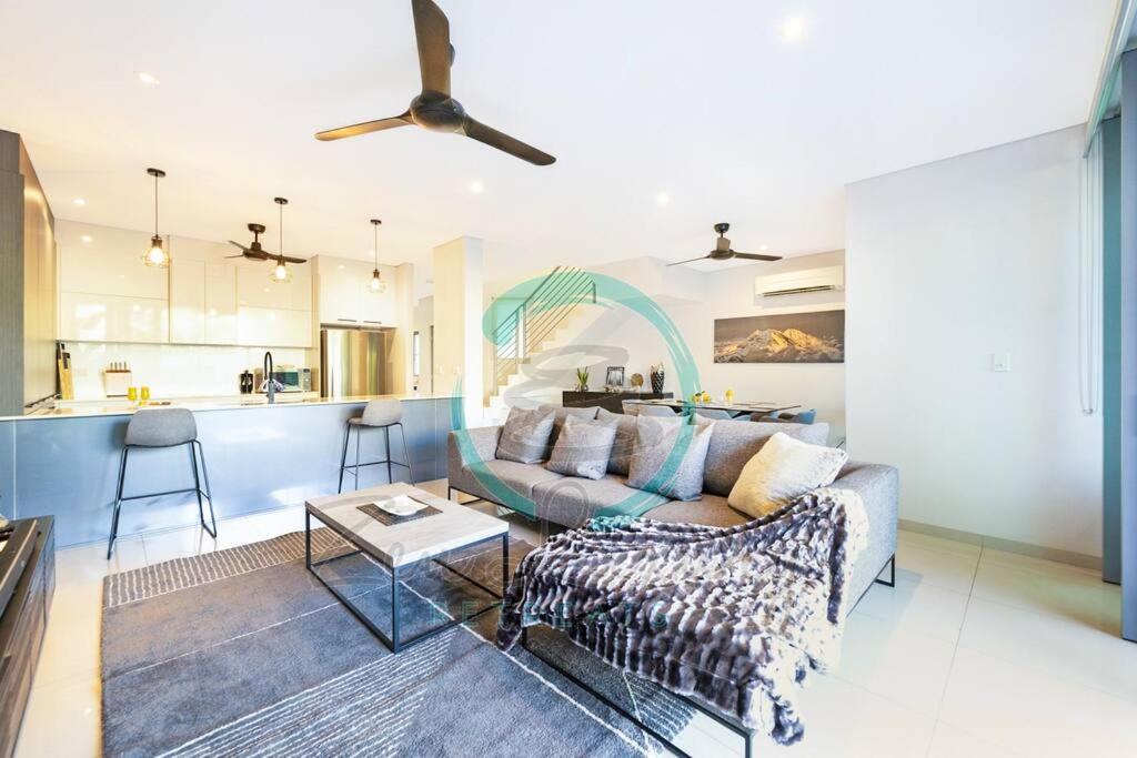 ZEN ARCTIC Luxury 2-Story T/House + Pool & Markets photo 1