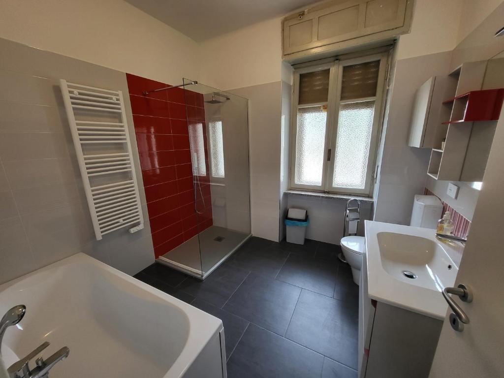 Big appartement - 9 guests - Air Conditionning and Courtyard - Tap to explore photos