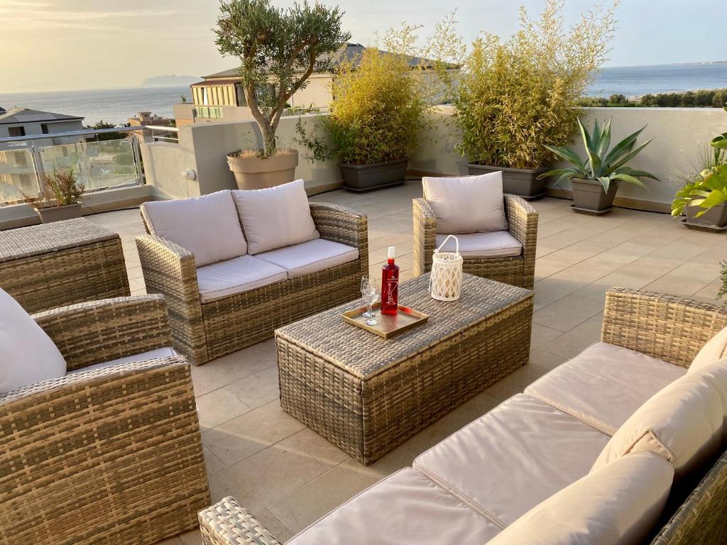 Penthouse Le Isole - Luxury rooftop retreat - Tap to explore photos