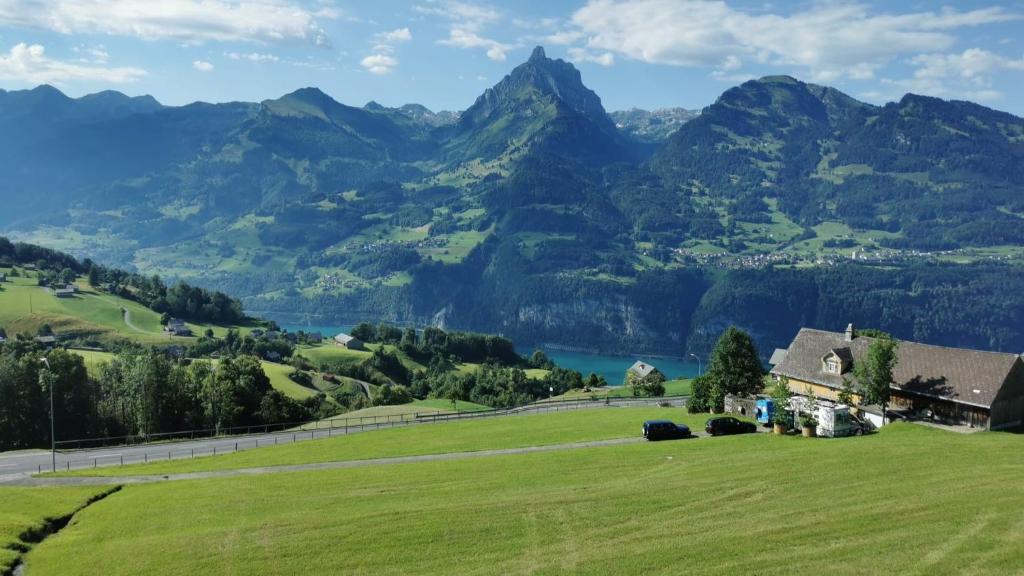 Traumhafte Sonnenresidenz mit Berg- und Seeblick photo 1