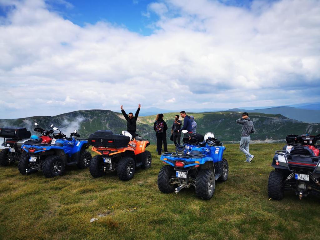 Pensiunea Valea Șușiței, Ciubar, Sauna, ATV, Safari, Offroad Jeep, Ghid Turistic Climbing, Rafting, Safari, Paragliding photo 4
