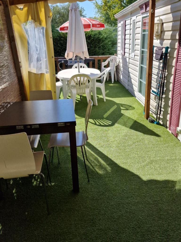 Grand Mobile home dans camping photo 3