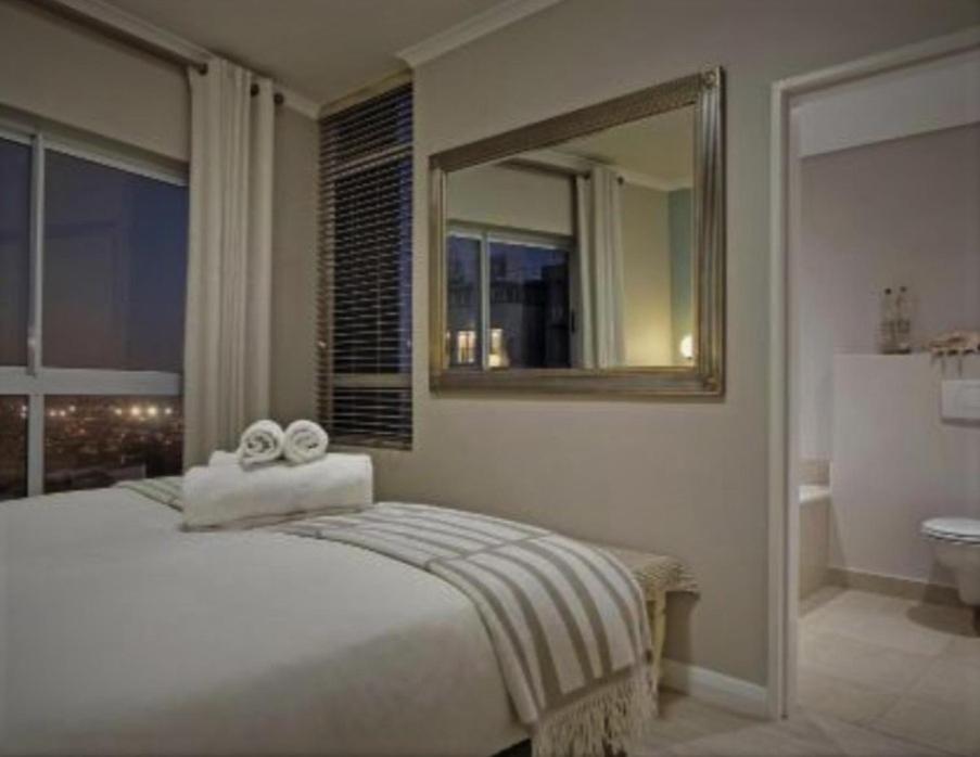 Blouberg,1106 Portico,Cape town - Tap to explore photos