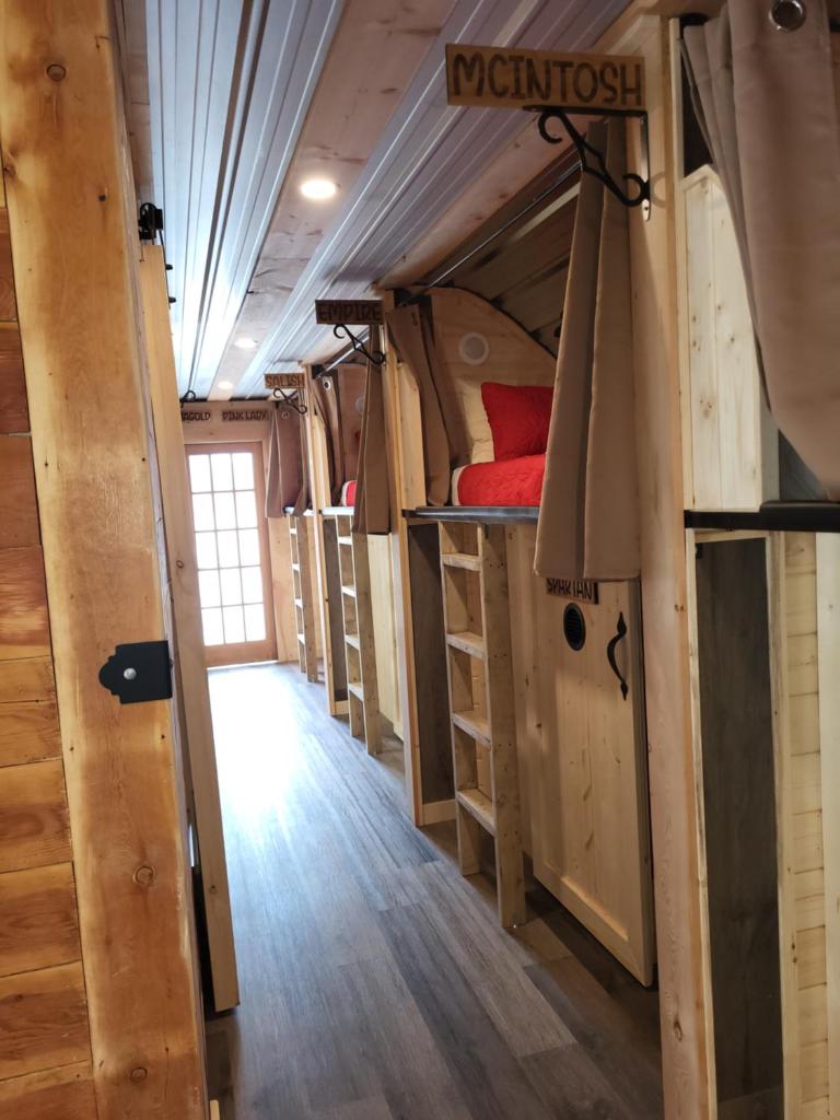 THE ORCHARD (HOSTEL WITH PRIVATE BUNKS) photo 3