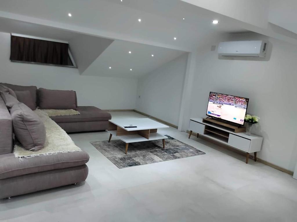 Anton Lux Apartment photo 1